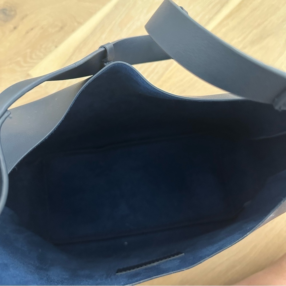 Neiman Marcus Leather Tote Purse Shoulder Bag Hobo Blue Travel Farmers Market - Picture 6 of 12